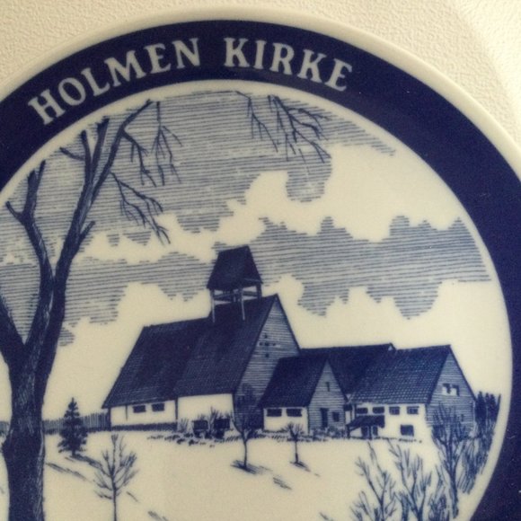 Millhouse porcelain Denmark Holmen kirke 1983/1984 collector plate 7 3/4" - Picture 2 of 5